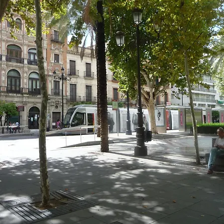 Amplio Plaza Nueva Apartment
