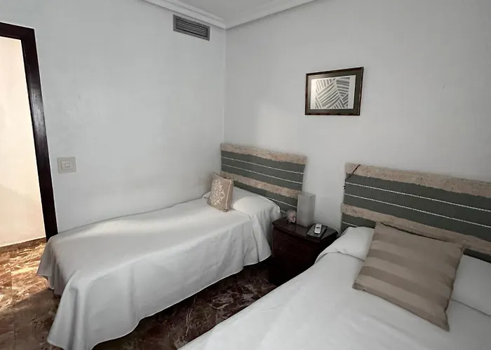 Amplio Plaza Nueva